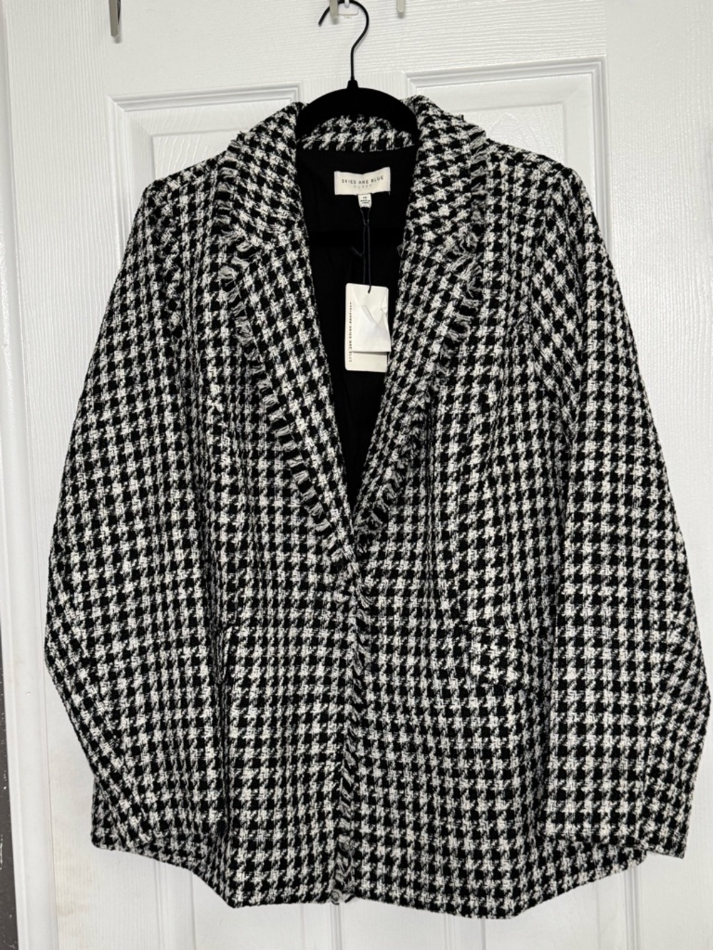Skies Are Blue Black & White Houndstooth Jacket